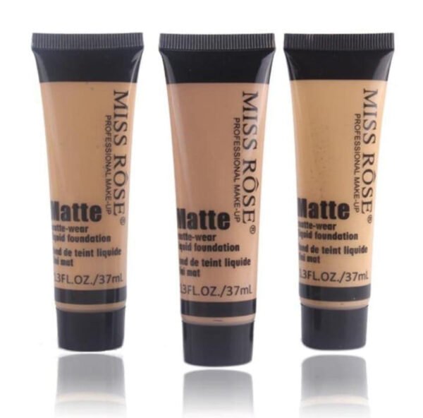 image-2_5280ecc6-0436-4faf-af20-3c8ed88af647.jpeg Halal paraben free under eye concealer swatch